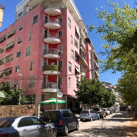 Lovely Apartment In The Heart Of Tirana Exterior photo