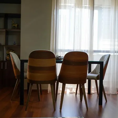 Lovely Apartment In The Heart Of Tirana Exterior photo